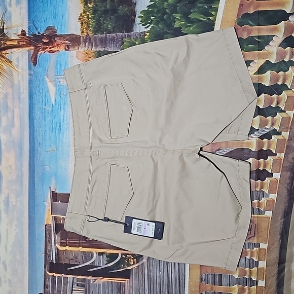 Tommy Hilfiger Chino Shorts Size 6‎ NWT - Picture 5 of 5